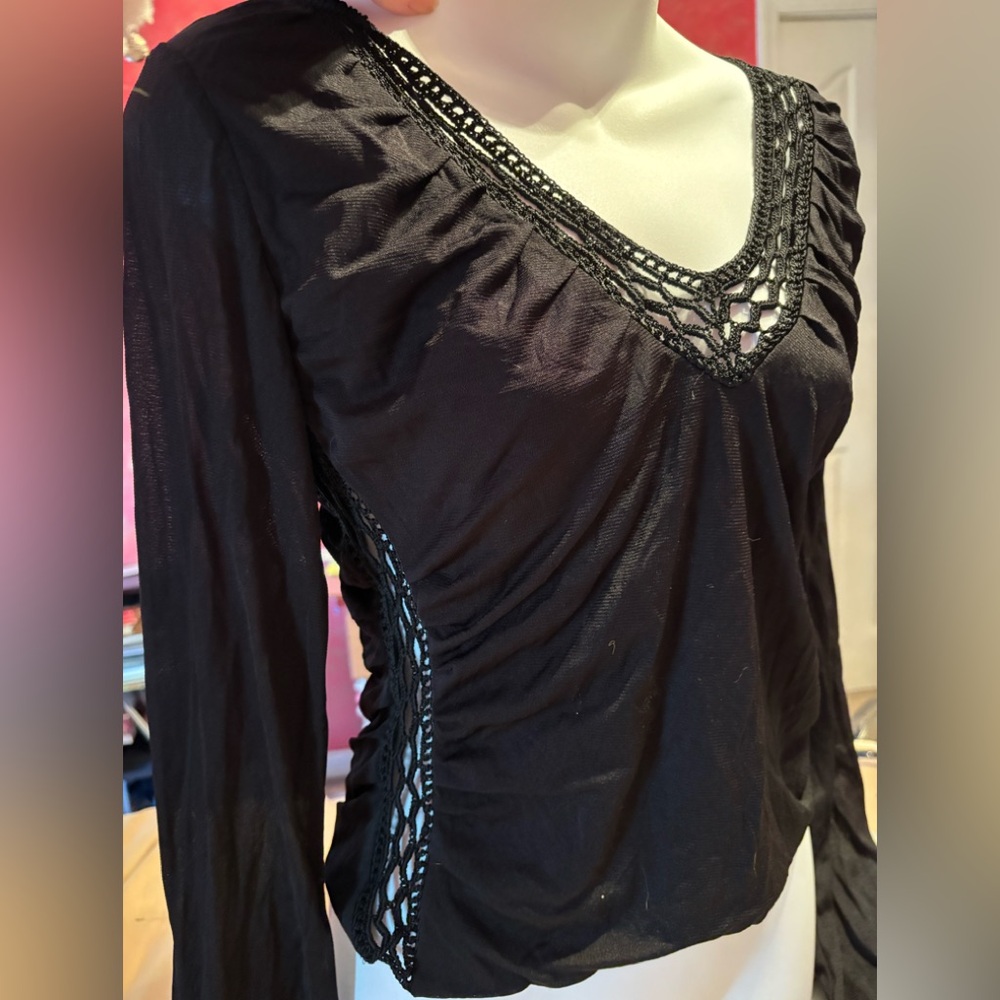 bebe Black Long Sleeve V-Neck Blouse
